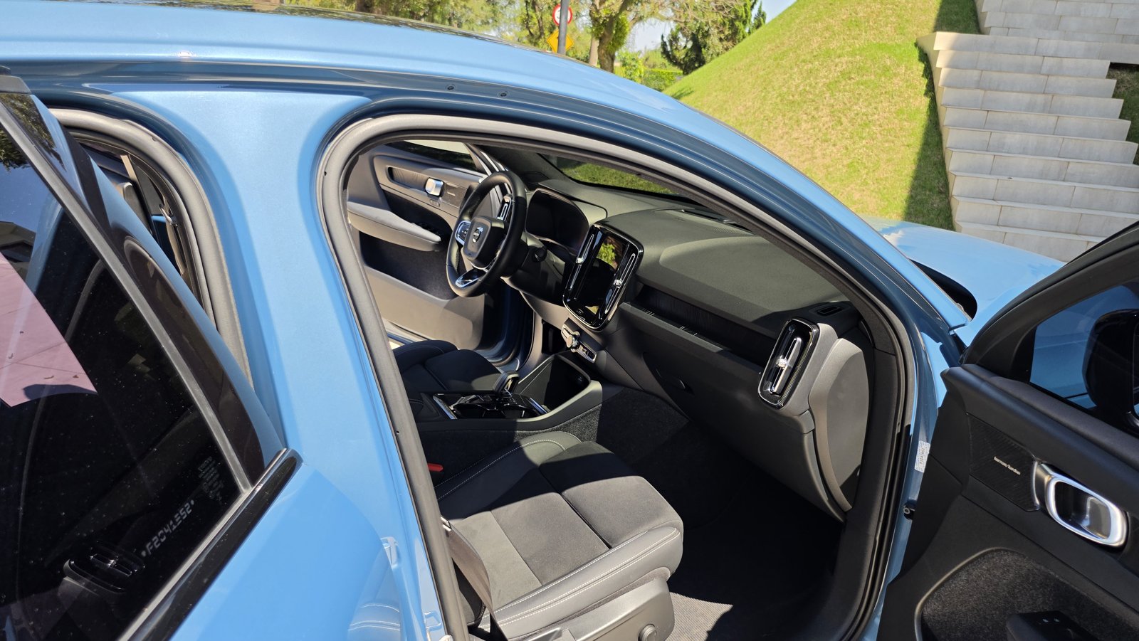 Volvo C40 2023 — prévia 27