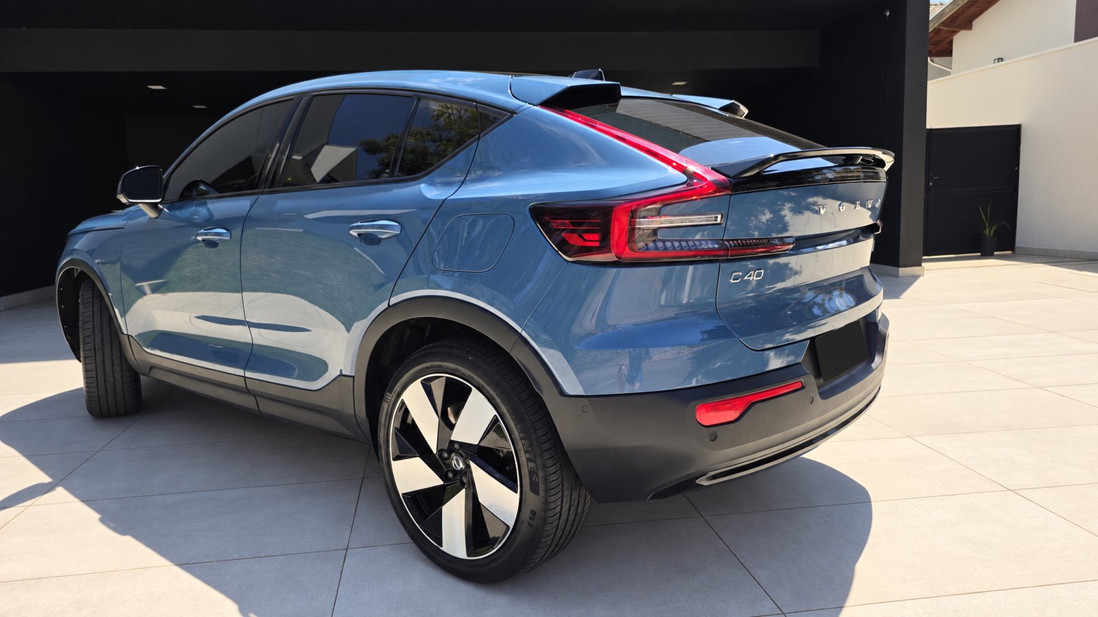 Volvo C40 2023 — prévia 9